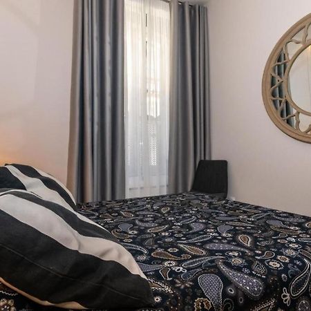 Triana Ines Apartment เซบีญา ภายนอก รูปภาพ